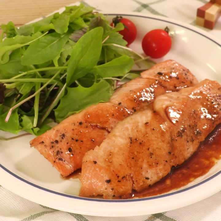 定番の味！ 生鮭のバターぽん酢焼きのレシピ動画・作り方 | DELISH KITCHEN