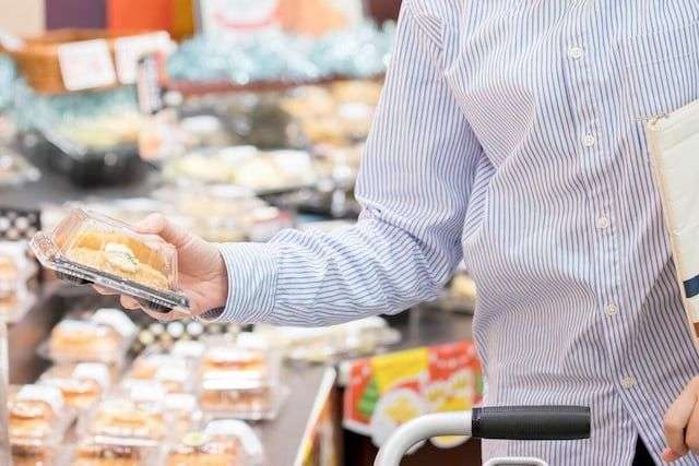 義実家同居、8人家族の食事を“手作り”しろと?スーパーの総菜じゃ「母親失格」なの?