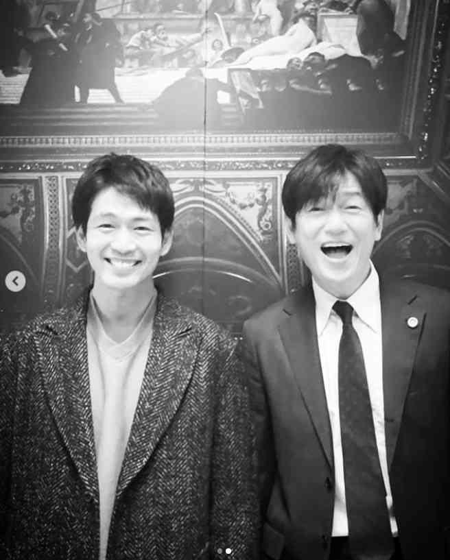 松下洸平さんと井浦新さん、“最愛コンビ”のオフショットが尊い。2枚の写真のギャップが大反響