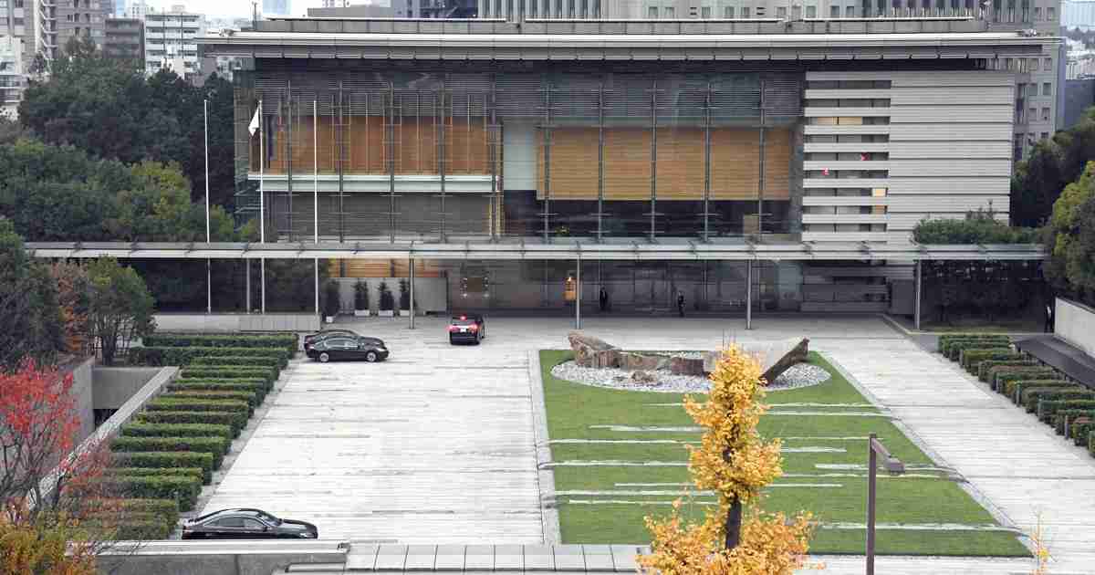 低所得の子育て世帯に5万円再給付検討　政府、物価高緊急対策で | 毎日新聞