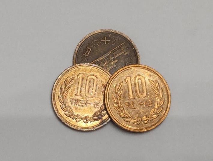 「１０円玉」製造枚数、２０年前の２割に…キャッシュレス普及が背景に : 経済 : ニュース : 読売新聞オンライン