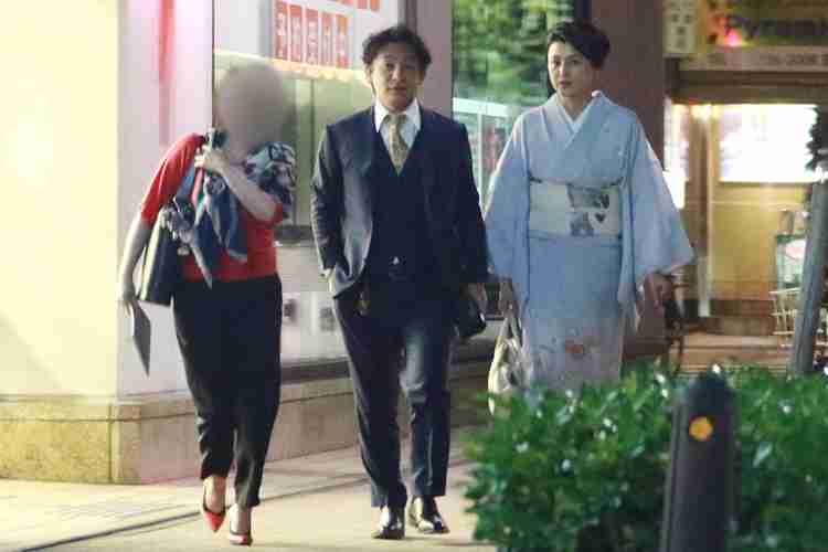 片岡愛之助＆藤原紀香夫妻が「魔女」霊能師に傾倒するまで｜NEWSポストセブン - Part 3