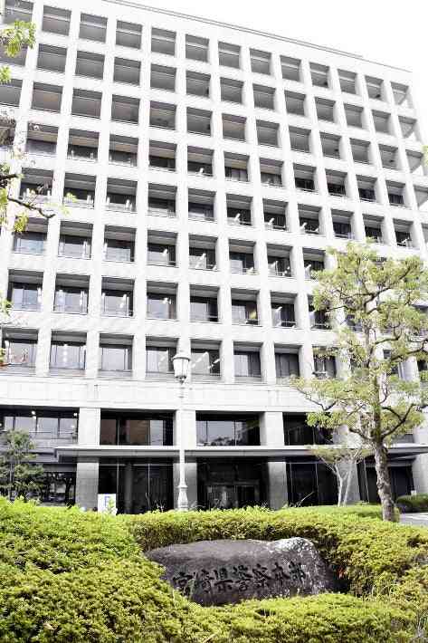 女性を装いマッチングアプリで会う約束、金属棒で頭を殴り現金奪った２人組 : 社会 : ニュース : 読売新聞オンライン