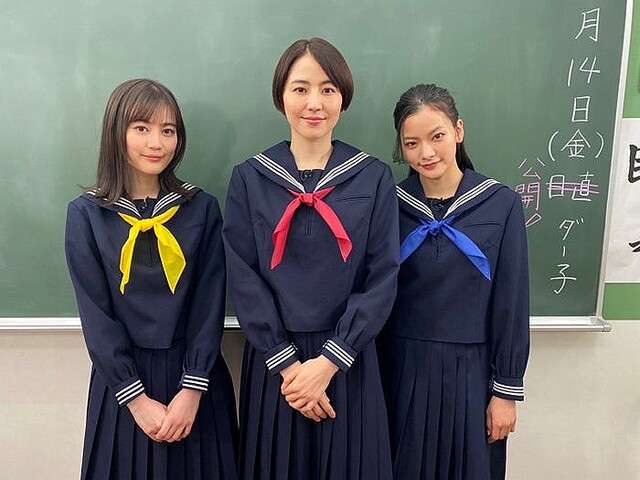 綾瀬はるかにユニクロは似合わない？ 高級ブランドコーデが大好評