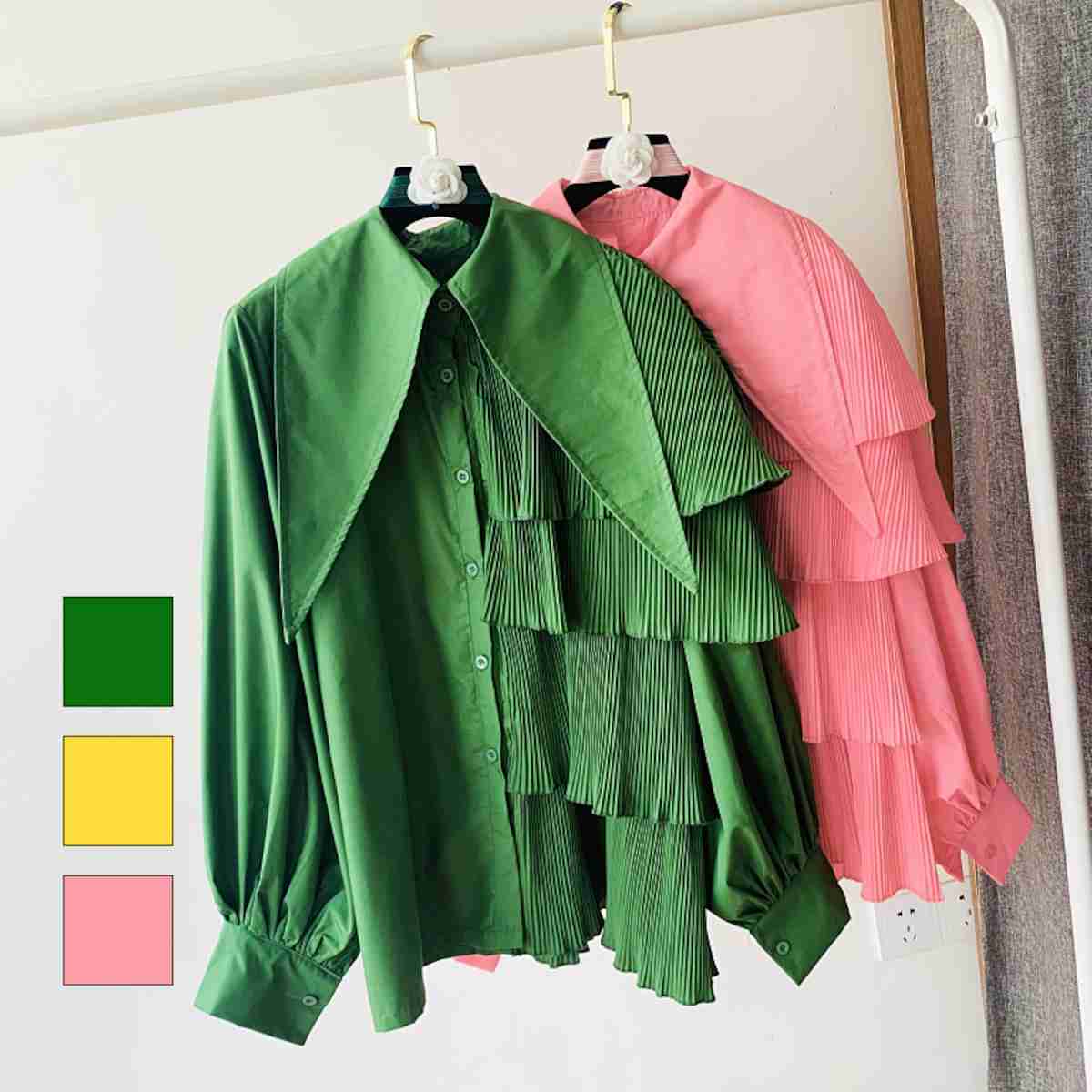 《桃月なしこさんご着用》送料無料 ◆ D780 襟付き アシンメトリー プリーツ フリル バルーンスリーブ ドレスシャツ ブラウス 《グリーン・ピンク・イエロー》黄色　ピンク ビックカラー　ビック襟　ビックカラー　ラッフルフリル　緑ブラウス　ピンクブラウス　黄色ブラウス　イエローブラウス　グリーンブラウス　シャツ　フリルブラウス　長袖　袖あり　無地　パワースリーブシャツ　トップス　前開き 前ボタン フリル袖　インポート カジュアル メール便　カジュアル　モード　おしゃれ　お出かけ　お呼ばれ　衣装 | 代官