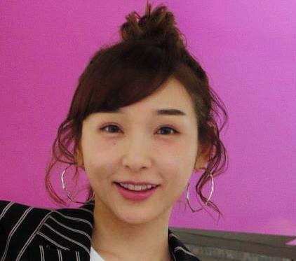 加護亜依　ピンク系髪にイメチェン「めちゃ似合う」「真似したい」　2児のママ