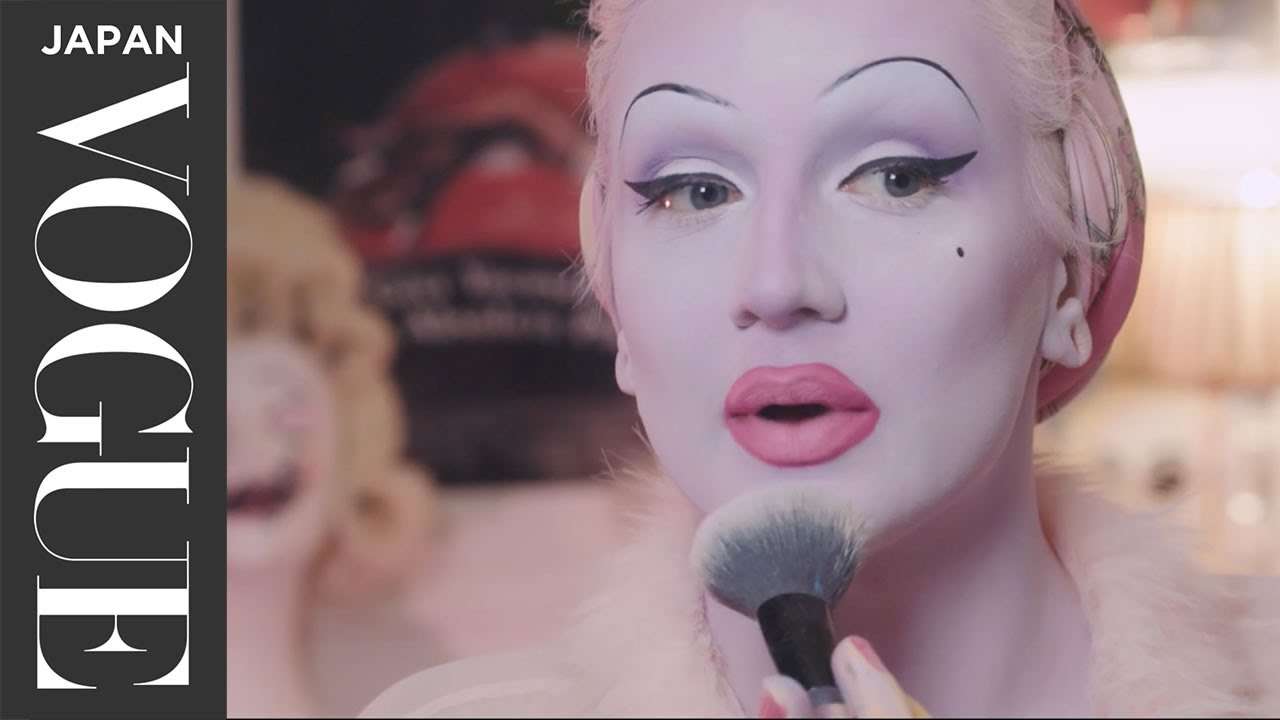 ラベンダー色のクイーン、ジュノの華麗な美の世界。| Extreme Beauty | VOGUE JAPAN - YouTube