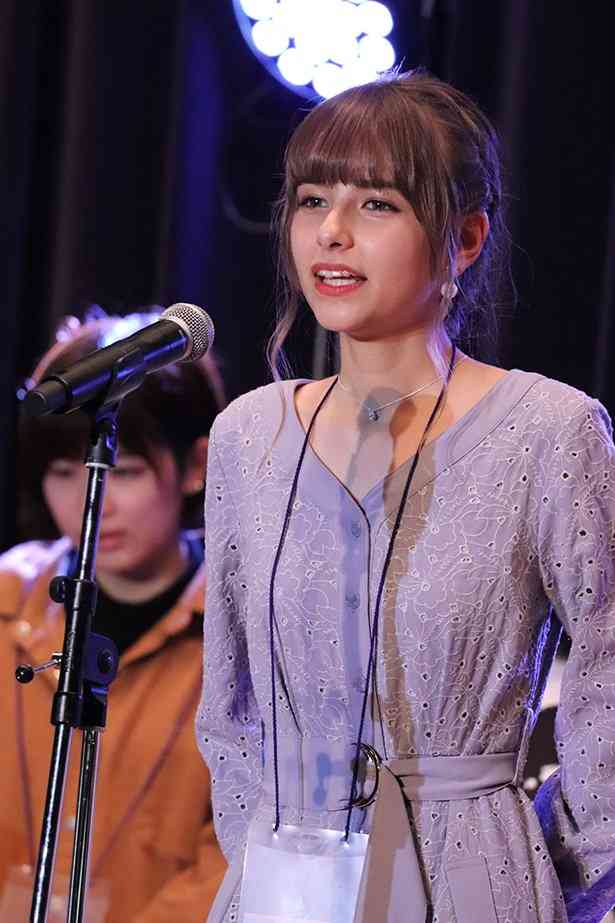 『ViVi』モデル嵐莉菜、初のソロ表紙 俳優としても国際的注目の17歳“美背中”披露