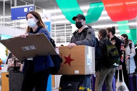 米航空各社、マスク着用を停止　連邦地裁、義務は「違法」：東京新聞 TOKYO Web
