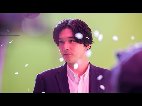 吉沢亮出演CM『俺だけレベルMAXなビギナー』篇、『入学傭兵』篇、『必ずハッピーエンド』篇 メイキング映像 - YouTube