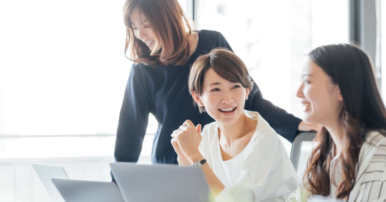 部下に嫌われる！ 若手社員への「NGほめ言葉」ワースト1 | オトナ女子のすてきな語彙力帳 | ダイヤモンド・オンライン