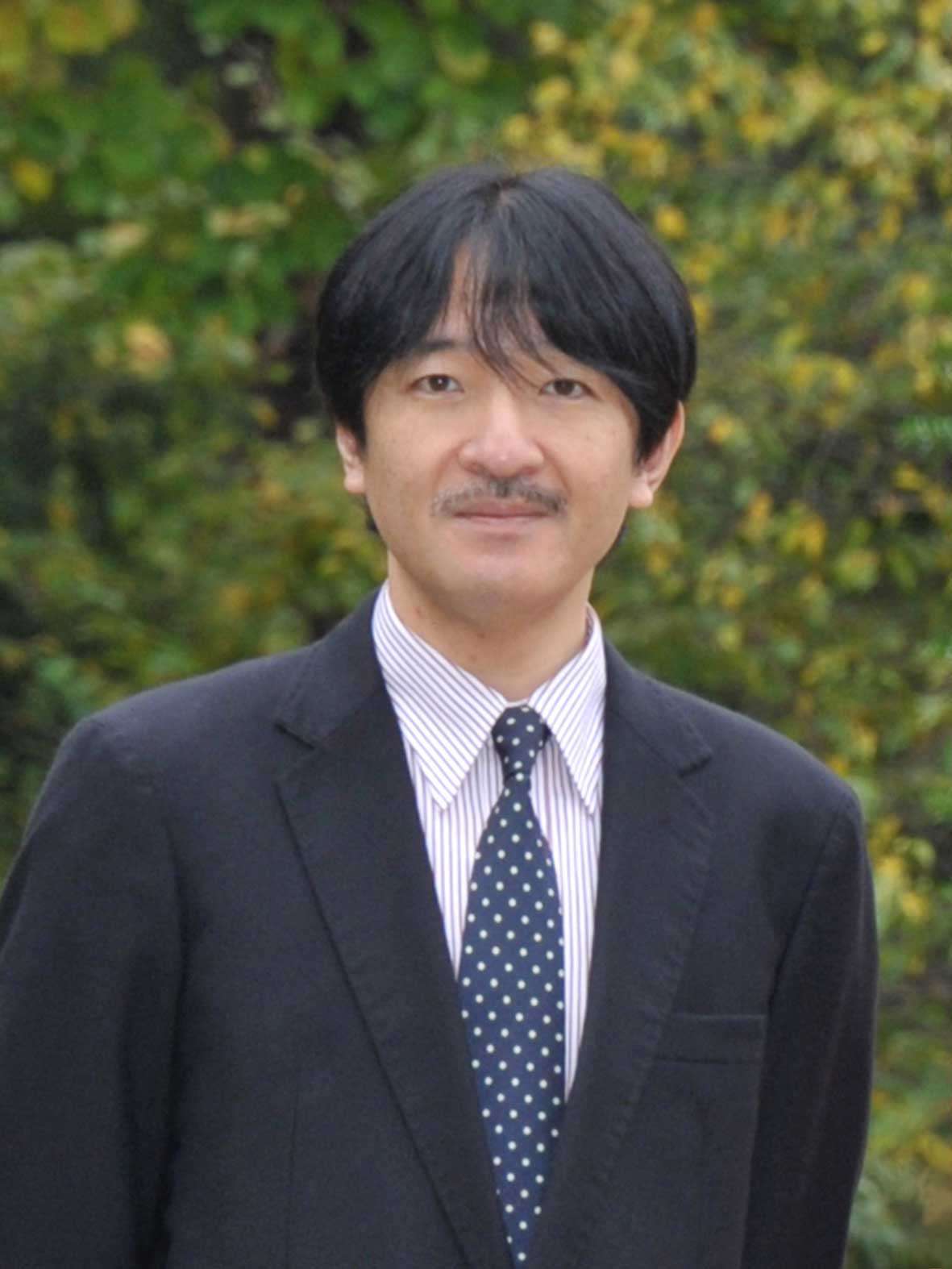 秋篠宮さまを「皇太子」待遇…「退位」特例法案