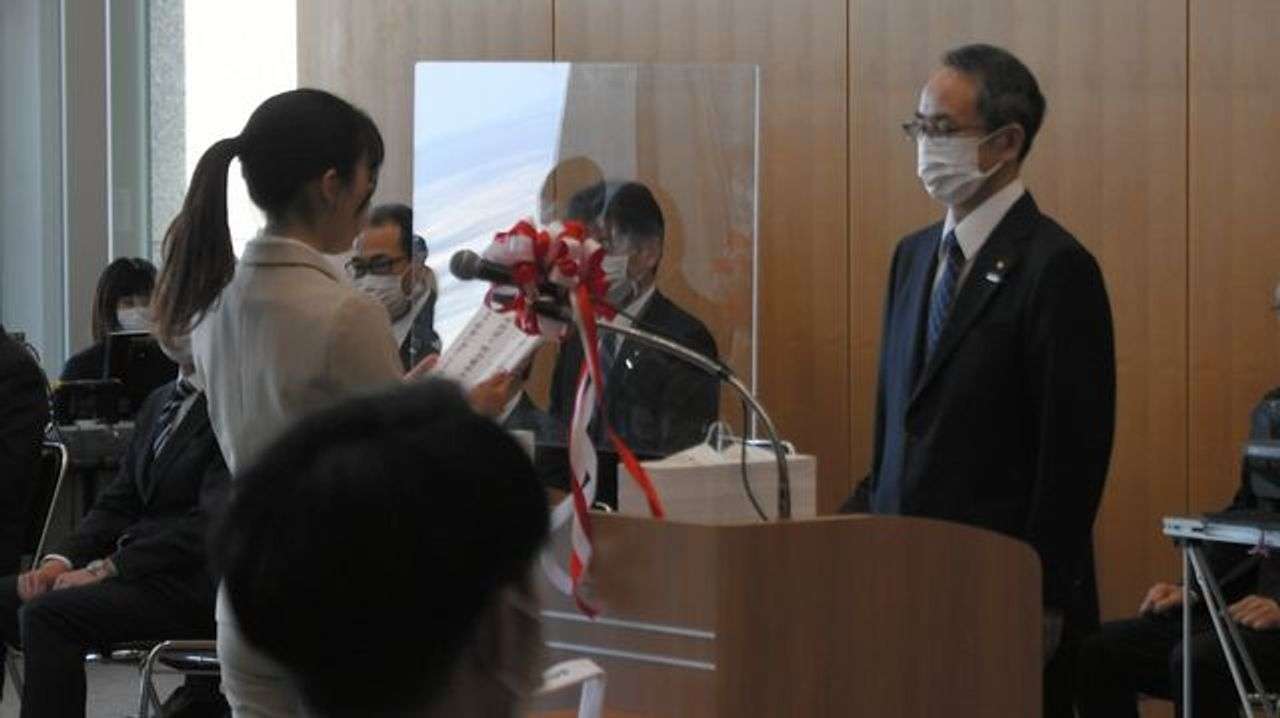 関電入社式 新入社員辛辣あいさつ - Yahoo!ニュース