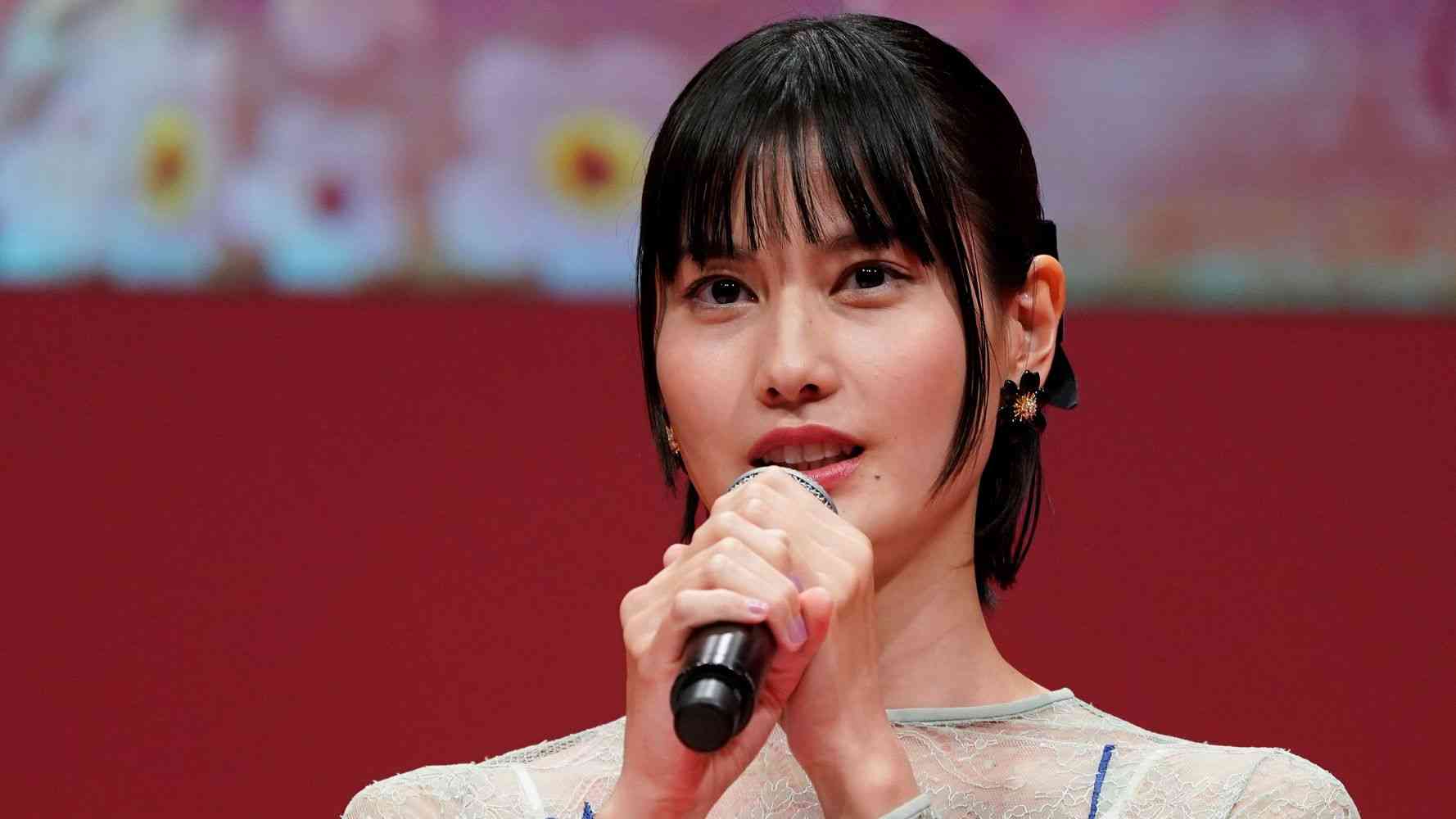 橋本愛さん、映画業界の性暴力をなくすことを訴える。「被害者の声を聞いてムーブメントを起こしていくことが大切」 | ハフポスト アートとカルチャー