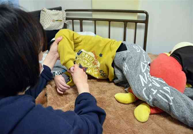 「産んでごめんね」寝たきりの7歳、24時間介護の母…救済漏れに苦悩（西日本新聞） - Yahoo!ニュース