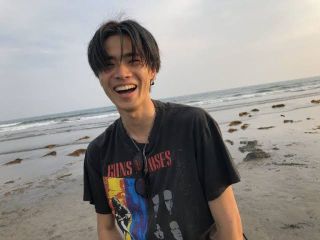 人気YouTuber・コムドット、「洋服の青山」広告起用めぐり波紋！　「縁起悪い」「イメージ下がる」と批判