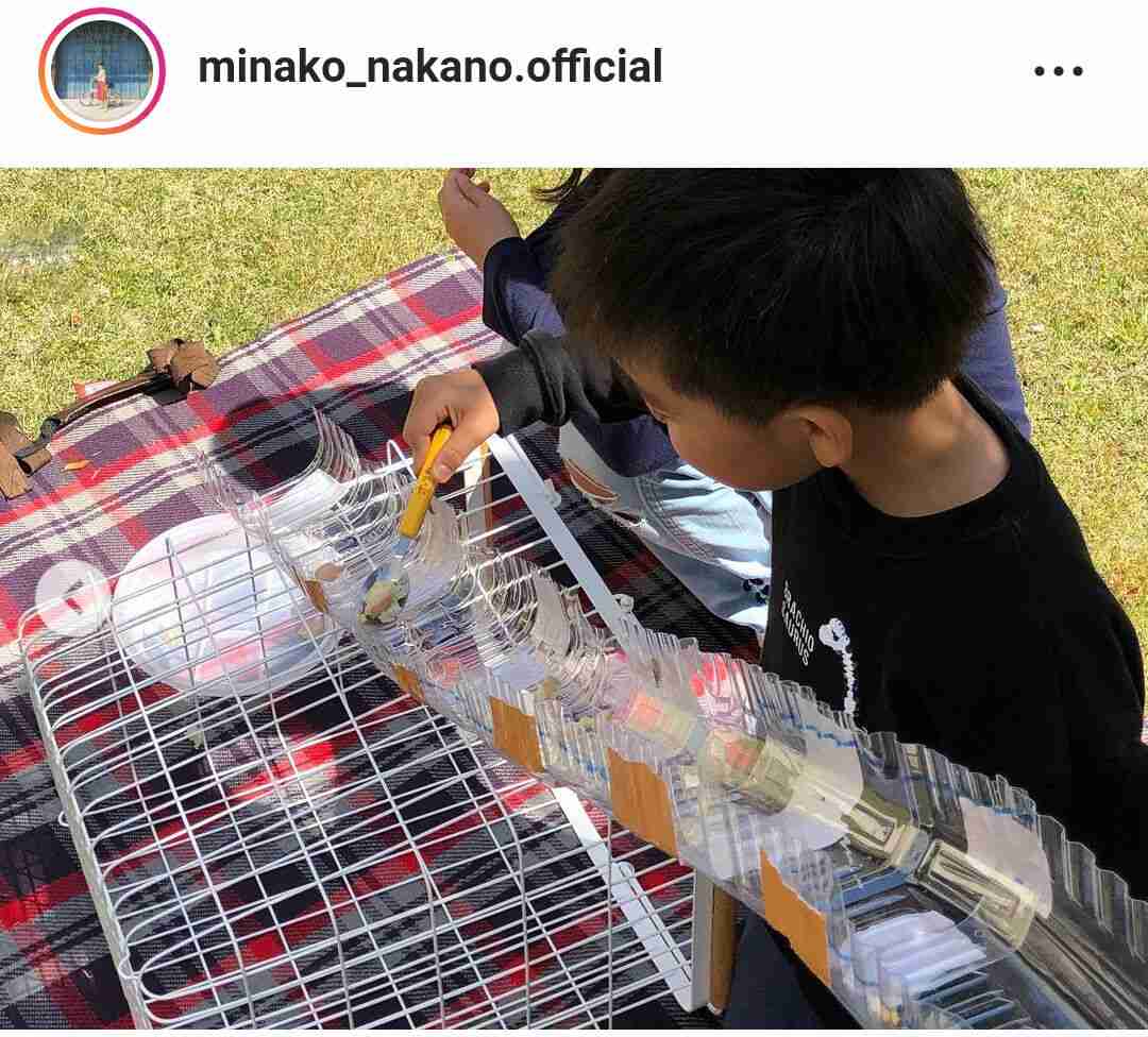 中野美奈子アナ、自宅庭で５歳長男とピクニック！流しおにぎり満喫「ペットボトルと洗濯カゴで完成！」