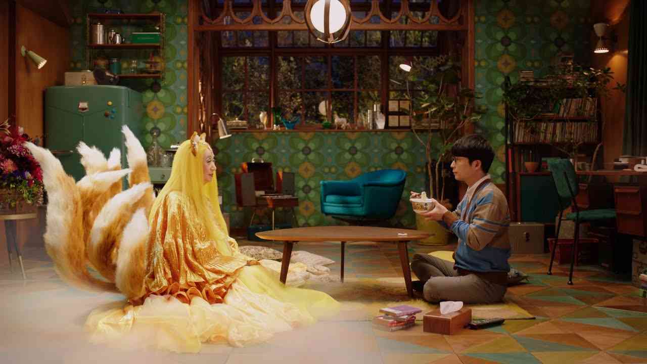日清のどん兵衛CM「最強どんぎつね 篇」30秒 / 星野源・美輪明宏 - YouTube