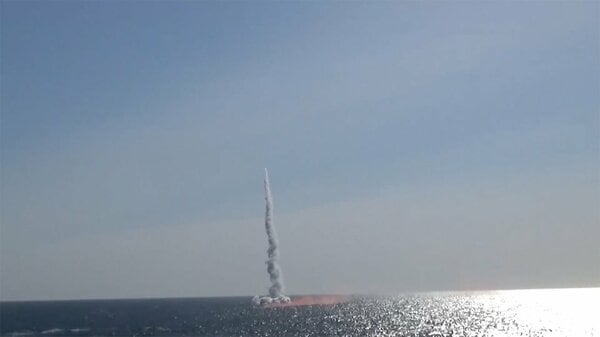 【速報】ロシア軍が日本海でミサイル発射　日本の経済制裁をけん制か