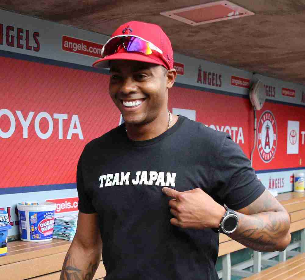 大谷翔平、母の日にピンクバット「ショーヘイのために」仲間が「TEAM JAPAN」シャツ