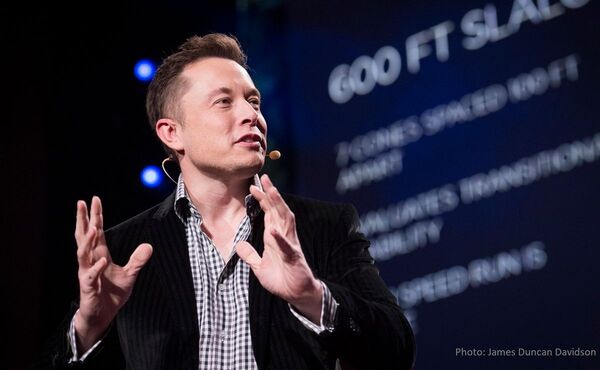 ASCII.jp：イーロン・マスク氏のツイッター買収　「政治的」観点で見るとより興味深い