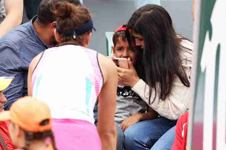 “ラケット投げつけ”で子どもを泣かせた女子選手に１万ドルの罰金処分！ 米記者は今大会最高額として注目 | THE DIGEST