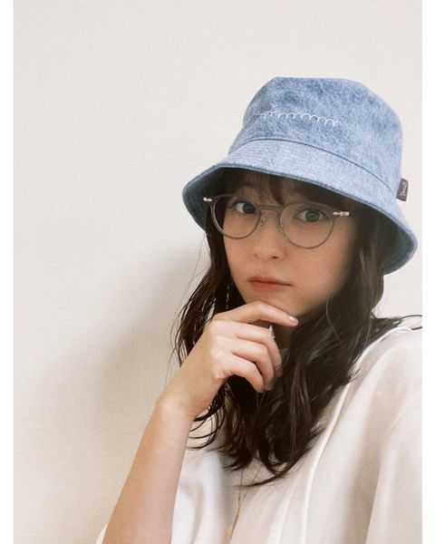佐々木希 私服にファン驚き「誰かと思いました」 メガネ×帽子姿が「意外」と反響