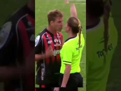 Woman Referee stood her  ground against ?? - YouTube