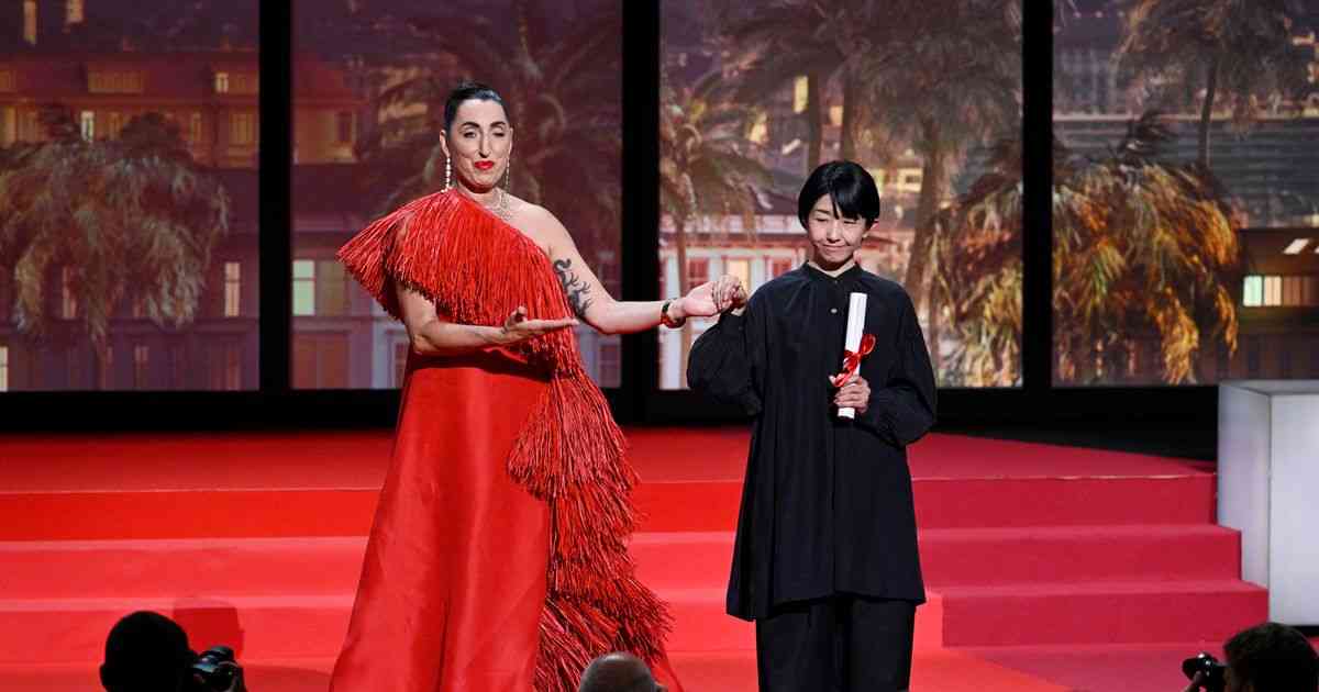 『PLAN 75』早川千絵監督、カンヌでカメラドール特別表彰の快挙：第75回カンヌ国際映画祭｜シネマトゥデイ