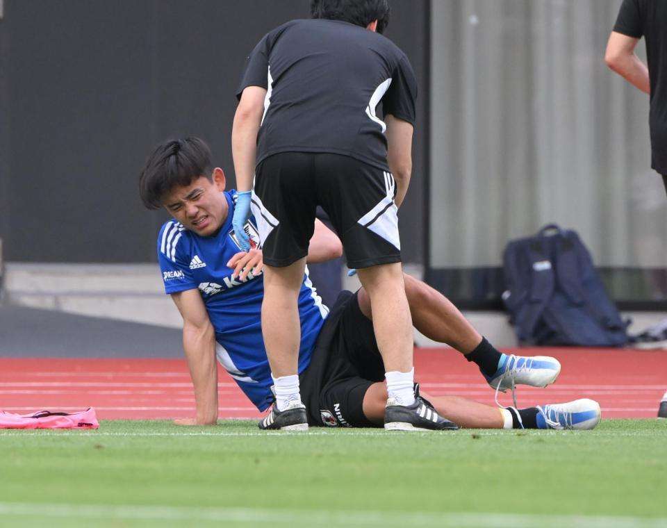 サッカー日本代表　久保建英にアクシデント　左足首を痛め練習を切り上げる