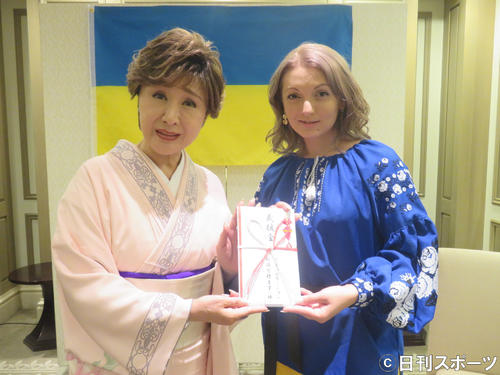 小林幸子「今日がスタート、ずっと継続していきます」義援金200万円をウクライナ関係者に贈呈 - 芸能 : 日刊スポーツ