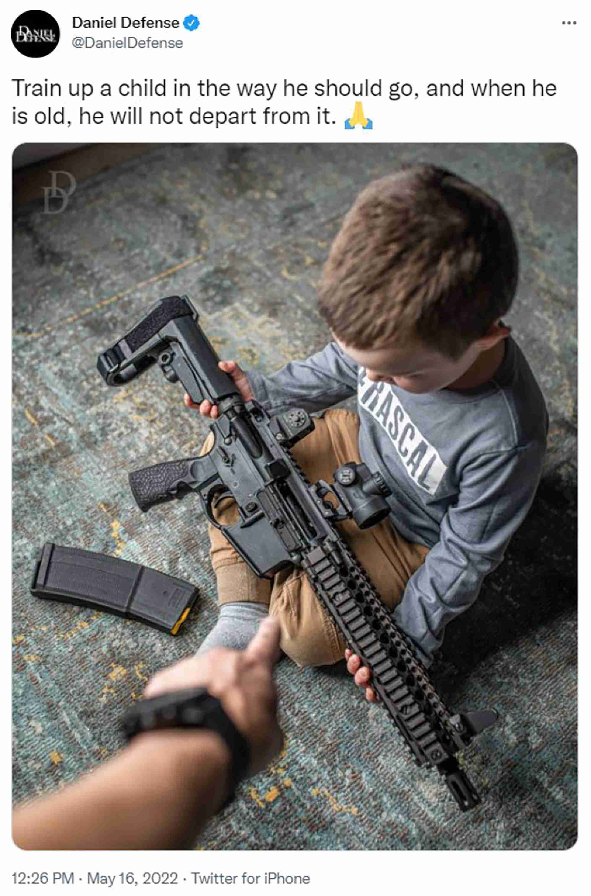 テキサス小学校銃乱射、犠牲になった教師の夫が心臓発作で死去。「深い悲しみが原因」と甥が伝える