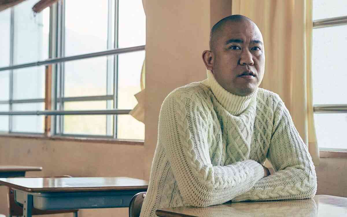 「お笑いが人を傷つけてしまう可能性はないとは言い切れない」芸人・ナダルが考えた“いじめとイジリの境界線” | 文春オンライン