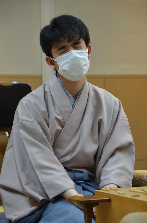 藤井聡太叡王、初防衛も反省「長考した場面多く、なかなか判断できなかったのが課題」一問一答 - 社会 : 日刊スポーツ