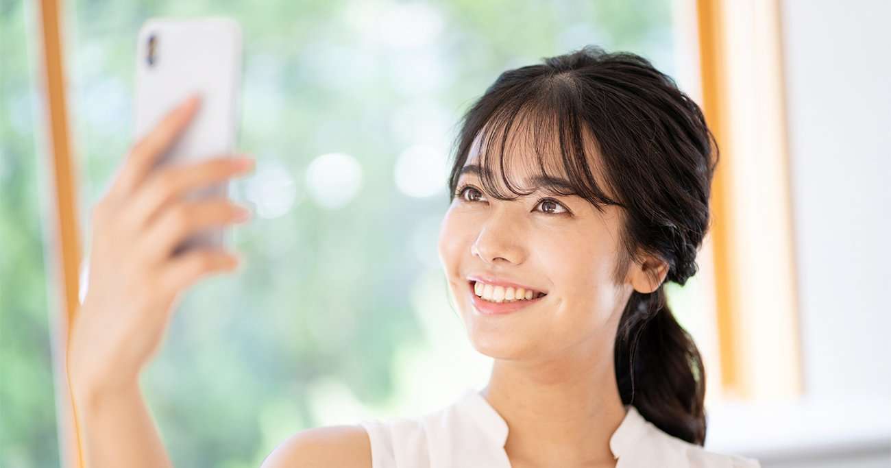 スマホで自撮りすると「鼻を整形」したくなる、意外な相関が研究で判明