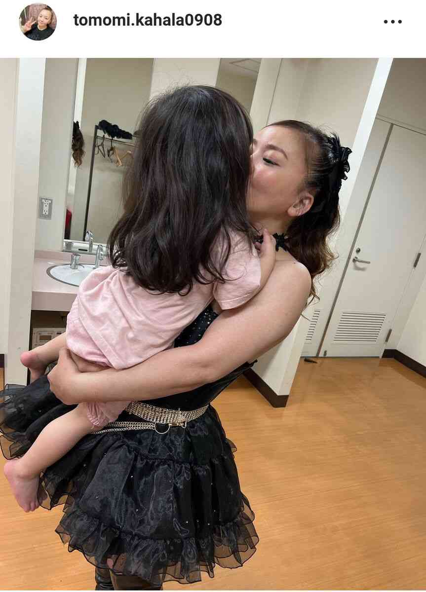 華原朋美、2歳息子との熱いキスショット公開 成長ぶりに「母親として凄く凄く感動」