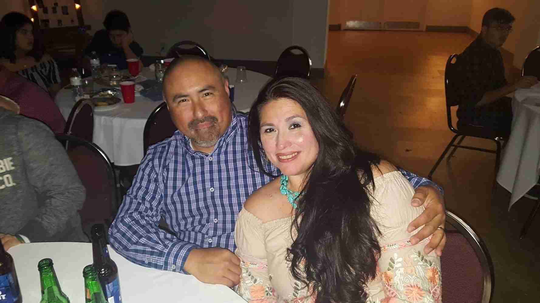 テキサス小学校銃乱射、犠牲になった教師の夫が心臓発作で死去。「深い悲しみが原因」と甥が伝える | ハフポスト WORLD