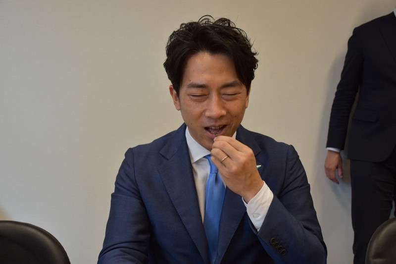 「オレ、今、食べてる」　小泉進次郎氏も関心　議員会館で昆虫食
