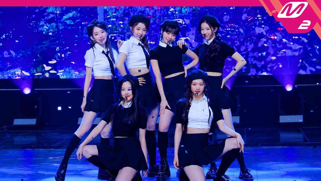 [MPD직캠] 르세라핌 직캠 4K 'Blue Flame' (LE SSERAFIM FanCam) | @MCOUNTDOWN_2022.5.5 - YouTube