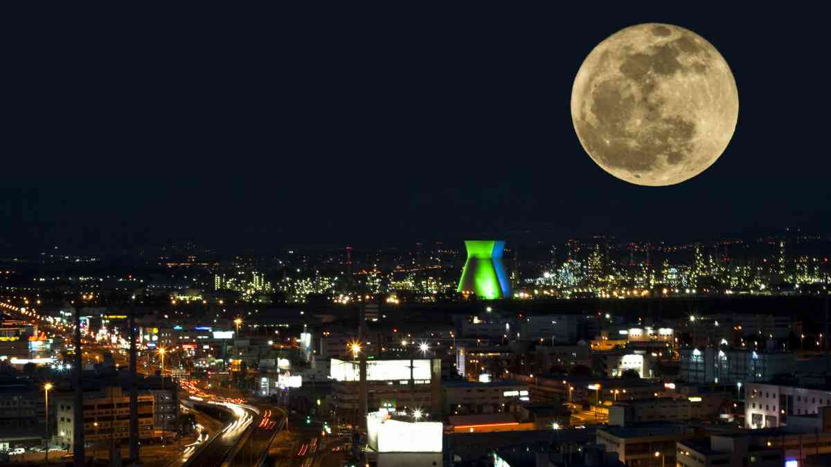 月が軌道を外れて「地球に落ちてくる」ことはあり得るのか？ - GIGAZINE