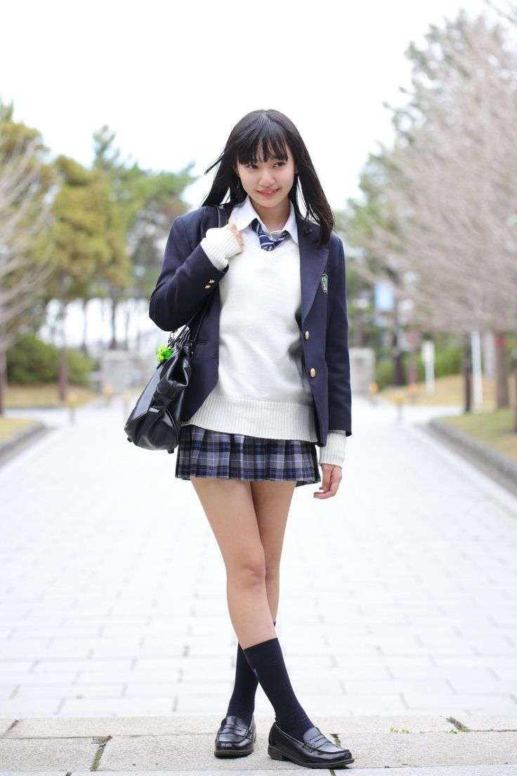 「私だってスカートをこんなに短くしたくない」大人にはわからない…女子高生が短いスカートをはく本当の理由