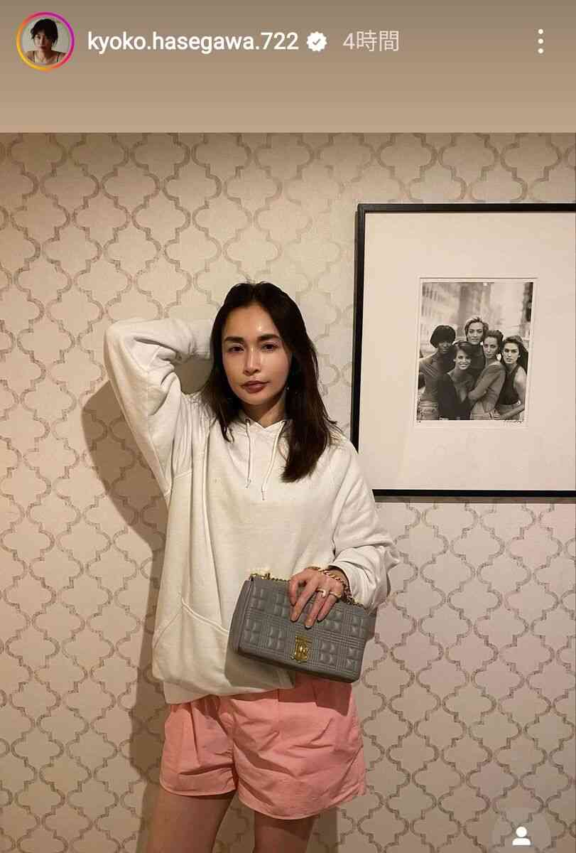 長谷川京子、43歳の超ミニ！  美脚な私服姿に反響「美人で美脚、言う事なし」「唇がセクシー」
