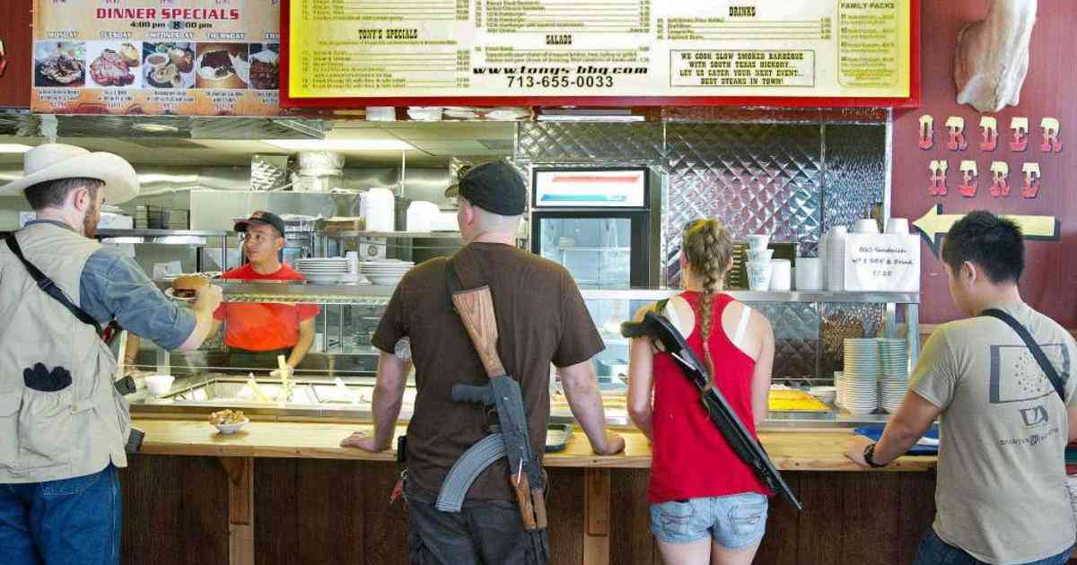 テキサス小学校銃乱射、犠牲になった教師の夫が心臓発作で死去。「深い悲しみが原因」と甥が伝える