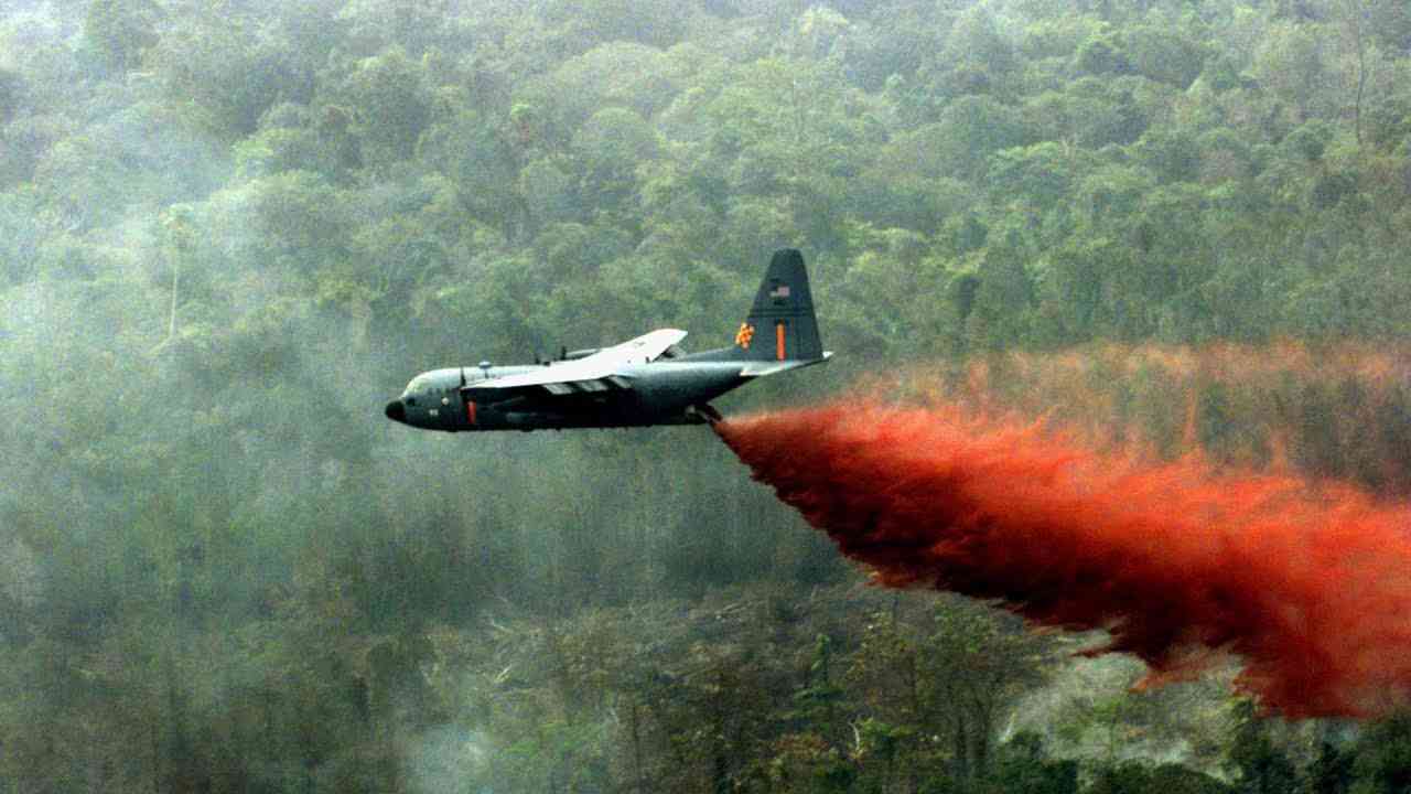 ケムトレイルと気象操作 (PART1) - YouTube