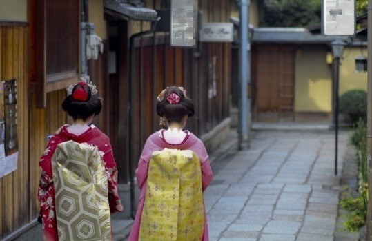 京都人の「いつも楽しそう」は「うるさい」⁉　マリ出身・精華大学長のエピソードに反響