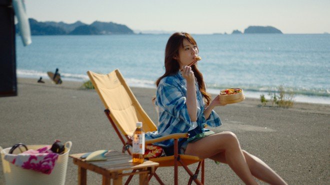 深田恭子、ビーチで美脚スラリなホットパンツ姿に絶賛の声「可愛さは別格」「もっとムチムチしててもいい」