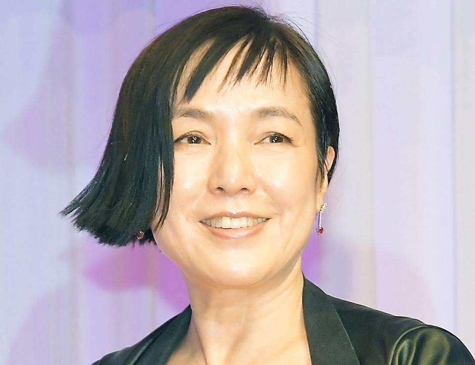 桃井かおり　LAの自宅庭がオシャレの極み「バラの香りで目が覚めた」に「映画見たい」