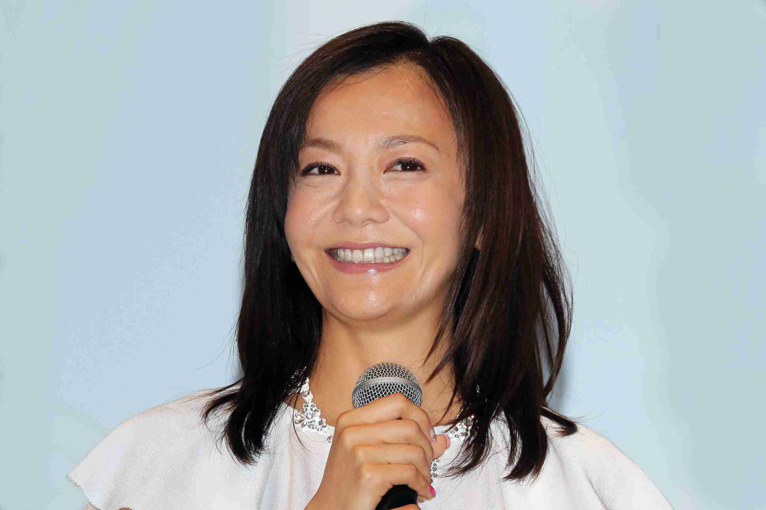 華原朋美、喧嘩勃発でファンミーティングが延期に　「ファン同士の喧嘩はやめて」 – Sirabee