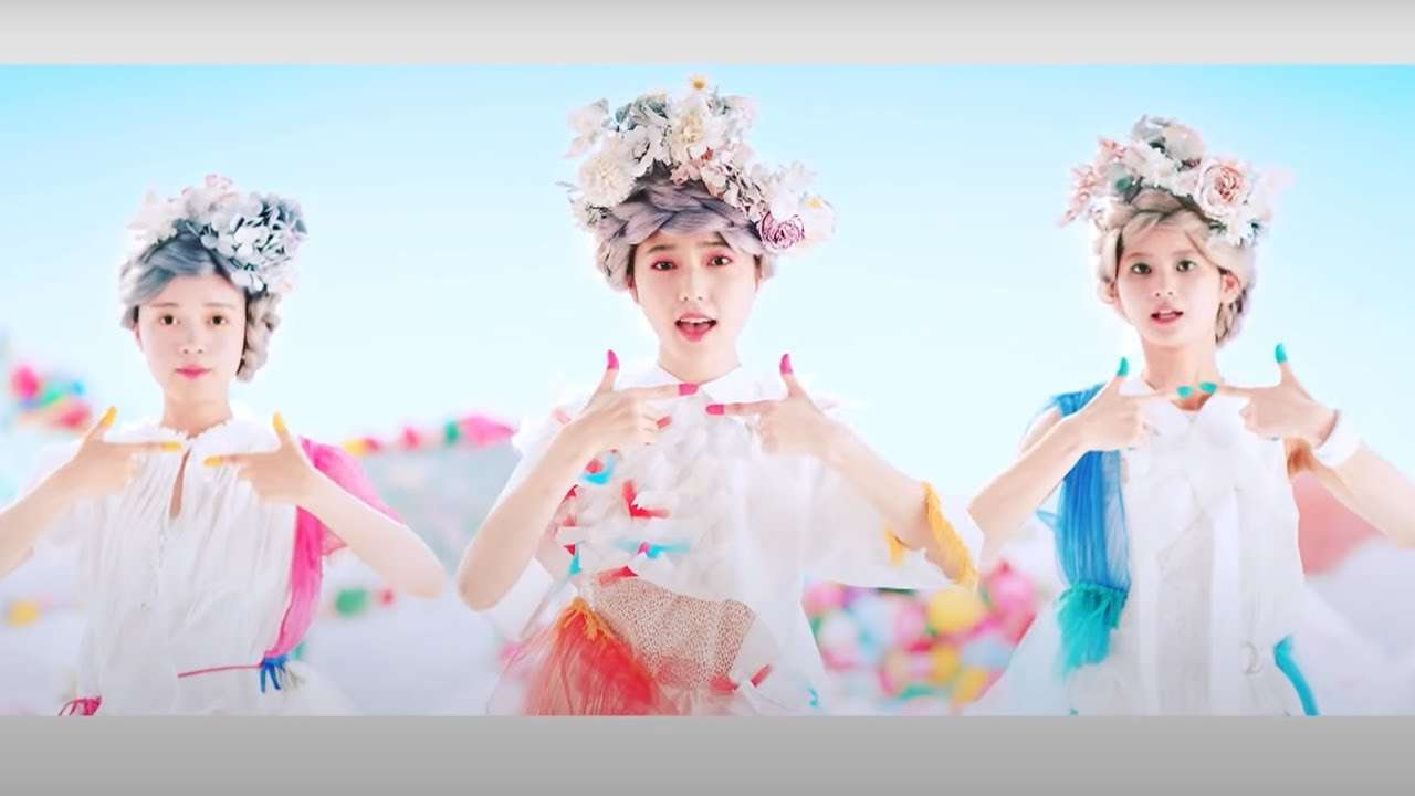 【MV full】 光の中へ / AKB48 [公式] - YouTube