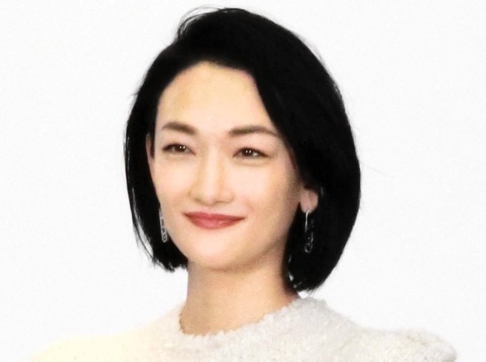 冨永愛が作業着を着た!オーラ出まくり「何着てもモデル 一流ってこういうこと」